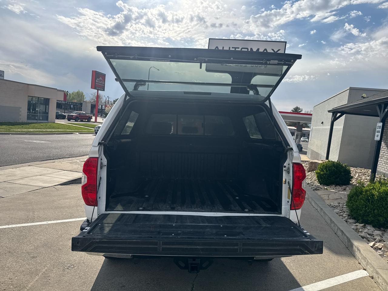 Toyota Tundra SR5 5.7L V8 CrewMax 4WD 2020