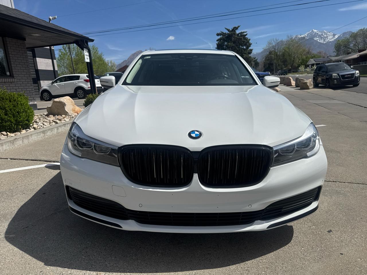 BMW 7-Series 740i xDrive 2019