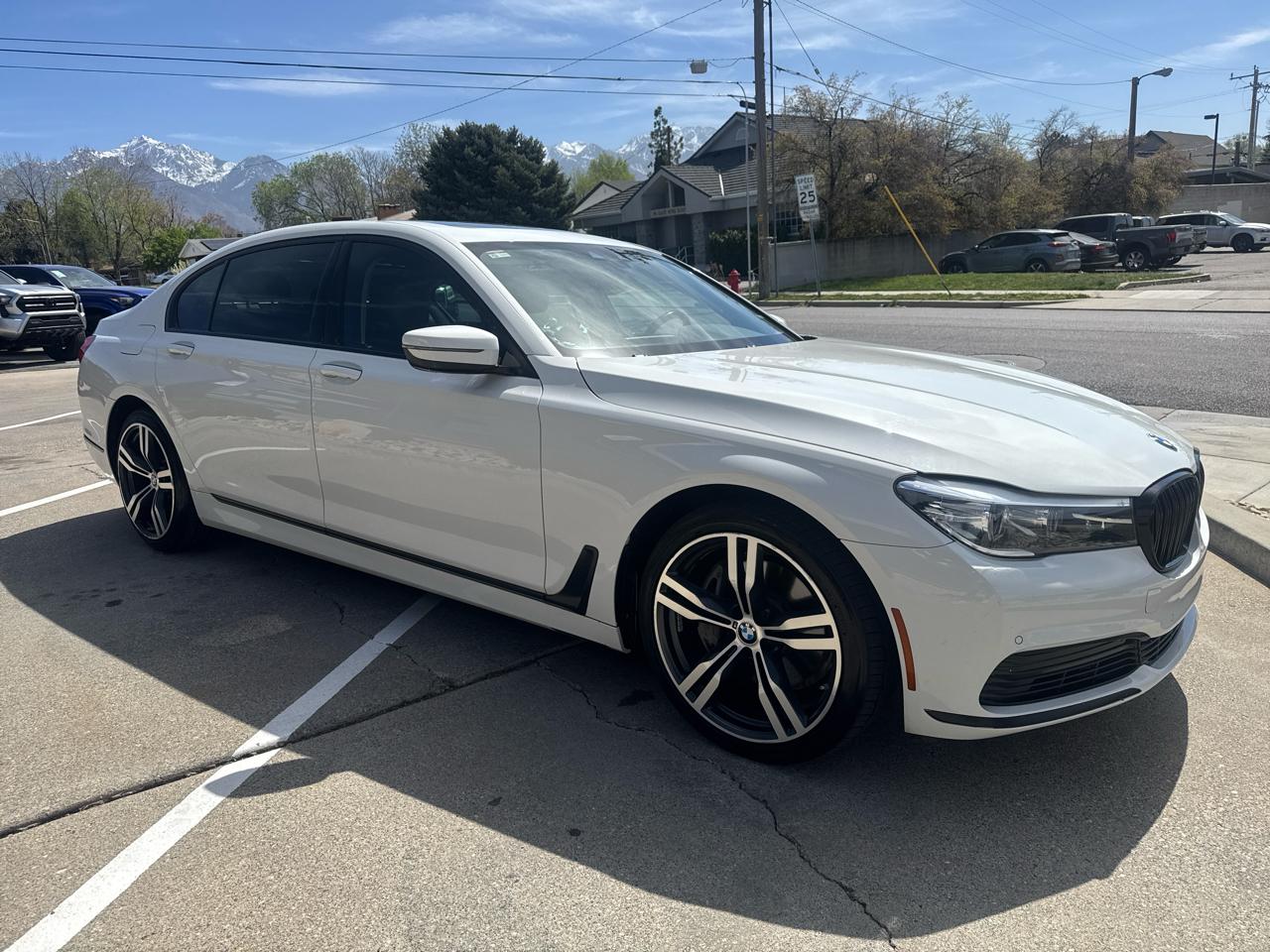 BMW 7-Series 740i xDrive 2019
