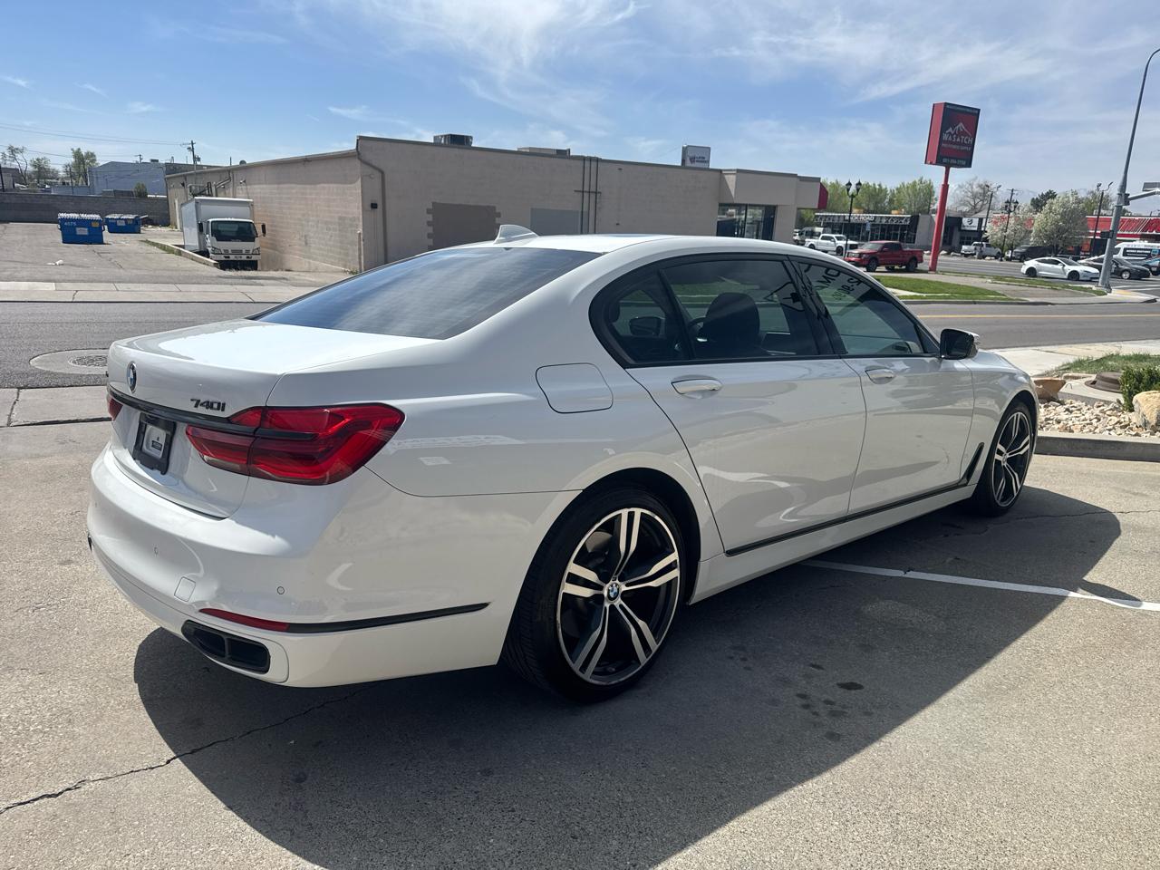 BMW 7-Series 740i xDrive 2019