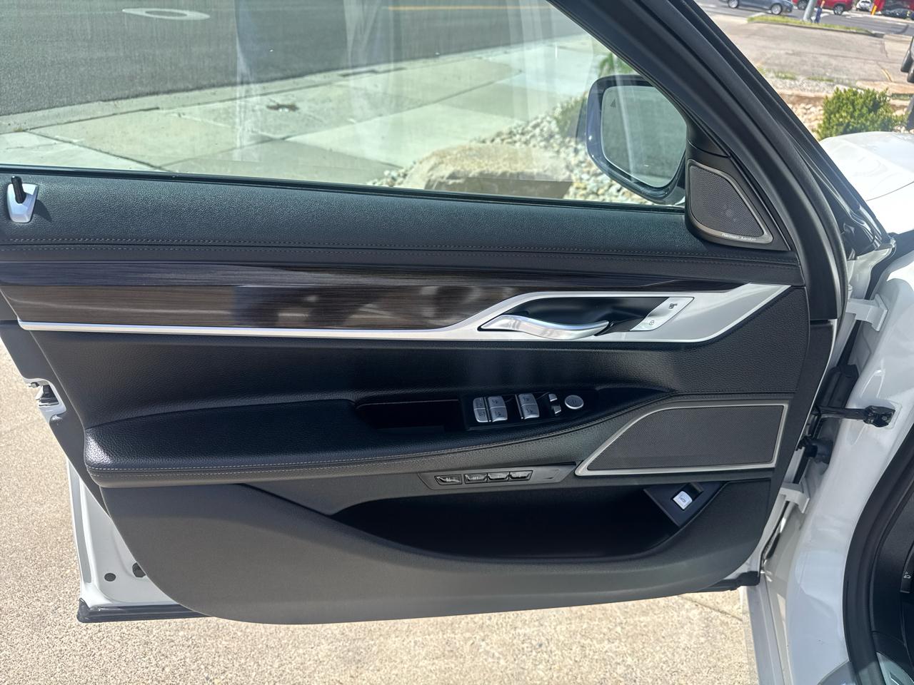 BMW 7-Series 740i xDrive 2019