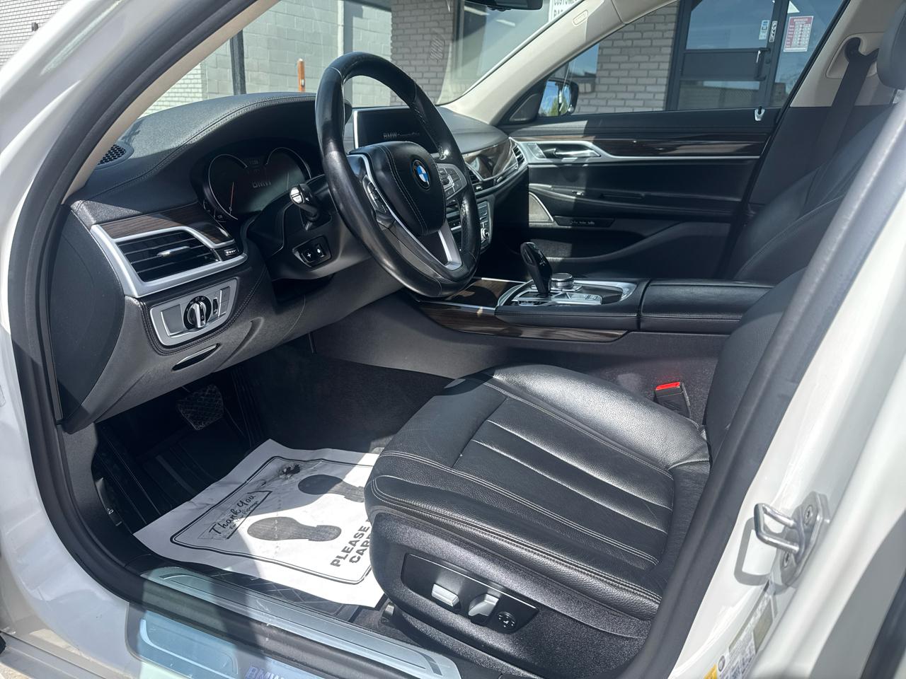 BMW 7-Series 740i xDrive 2019