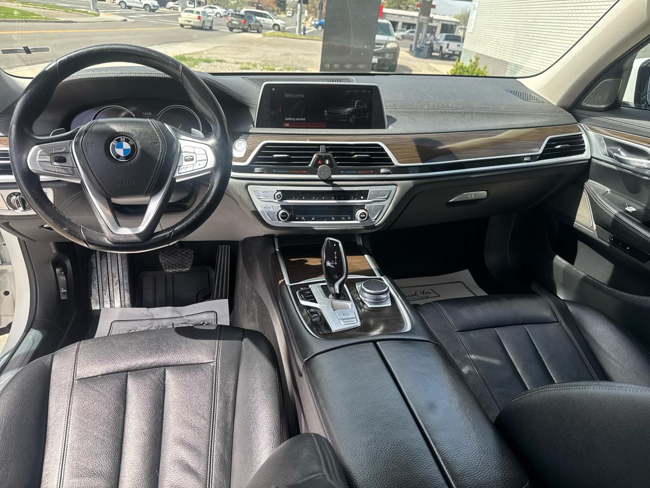 BMW 7-Series 740i xDrive 2019