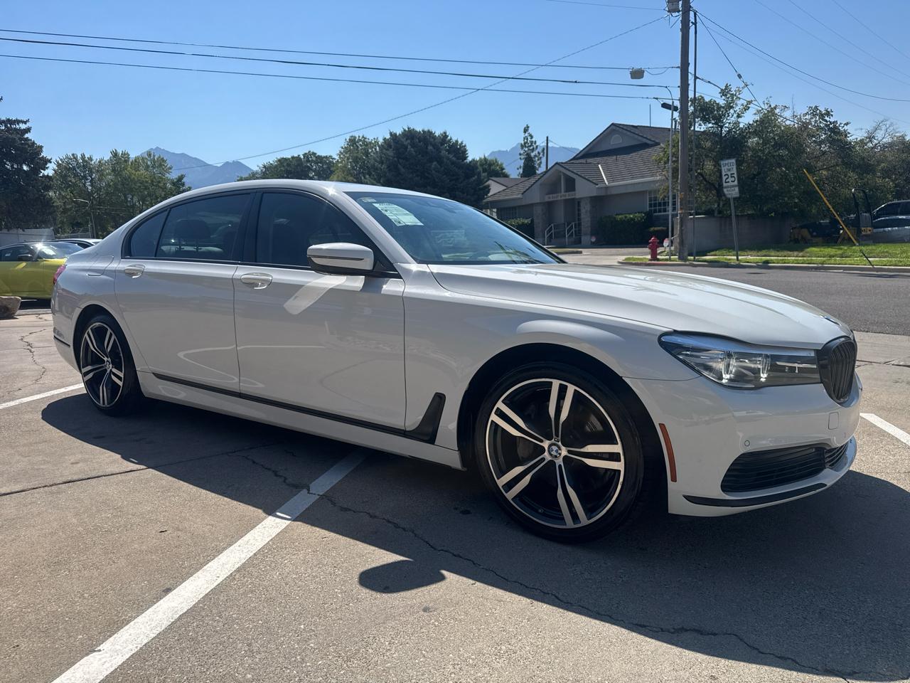 BMW 7-Series 740i xDrive 2019