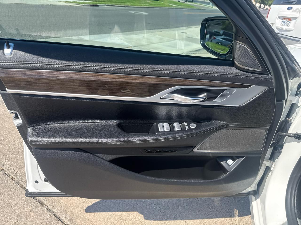 BMW 7-Series 740i xDrive 2019