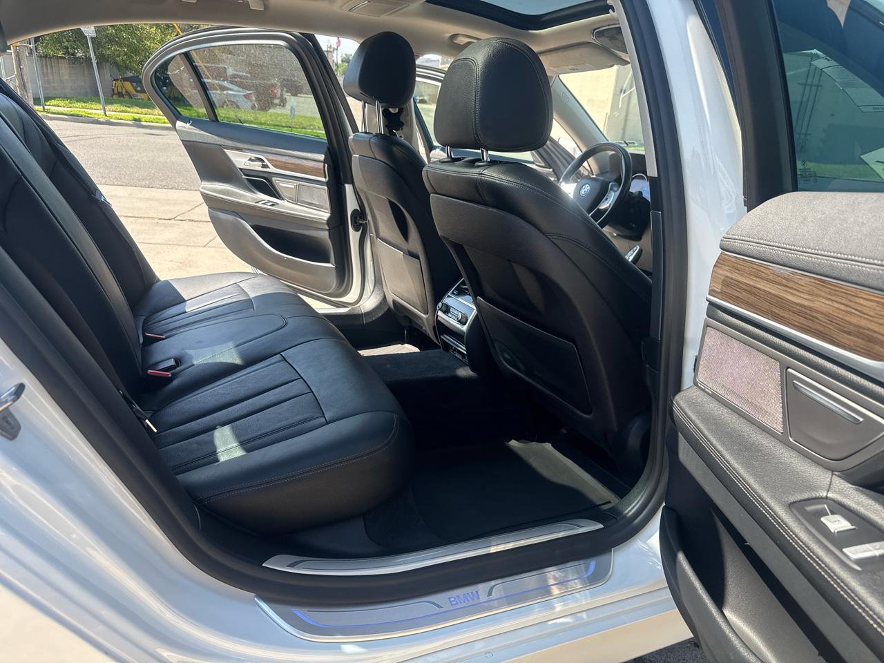 BMW 7-Series 740i xDrive 2019