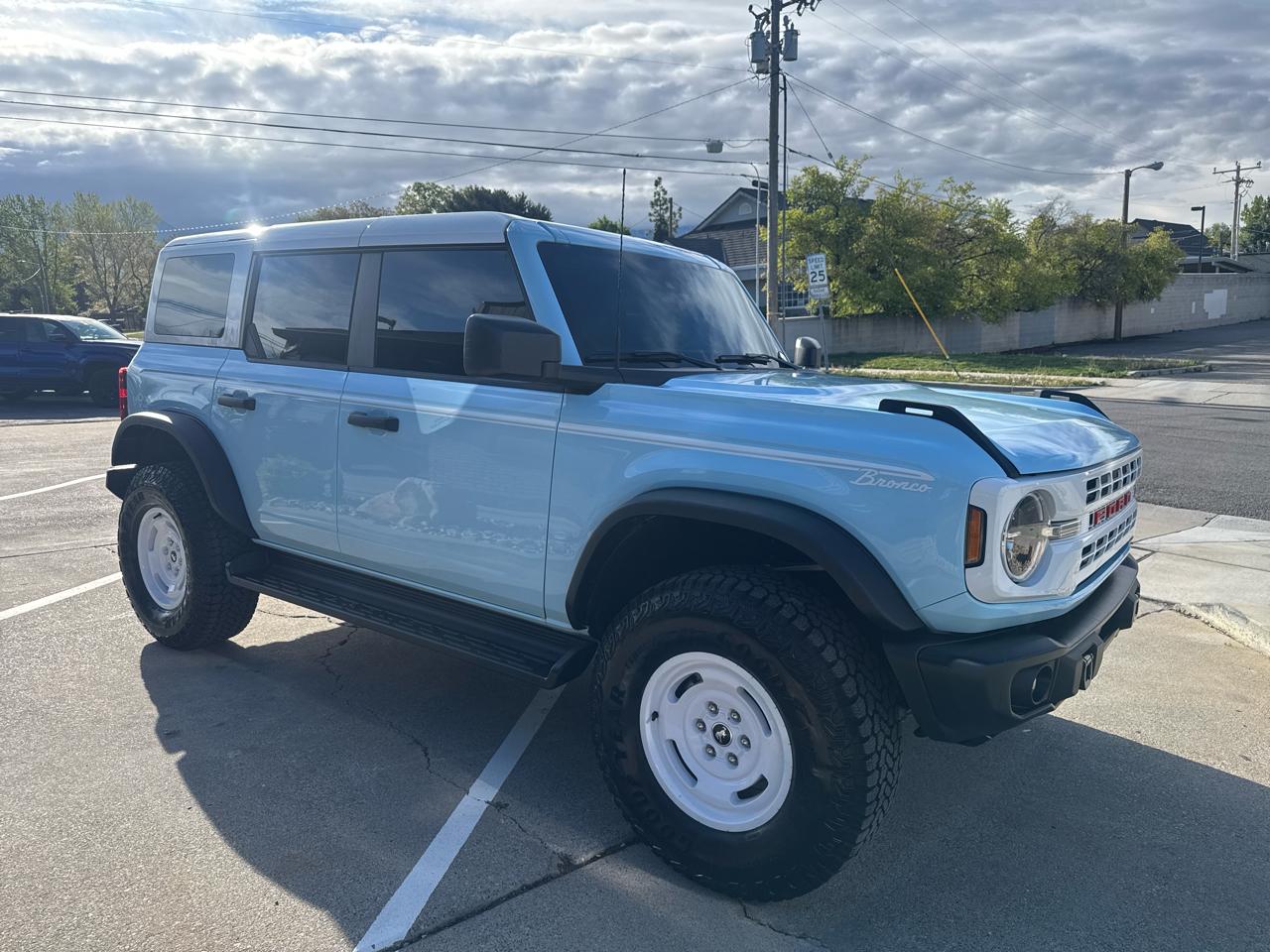 Ford Bronco Heritage Edition 4-Door 2025