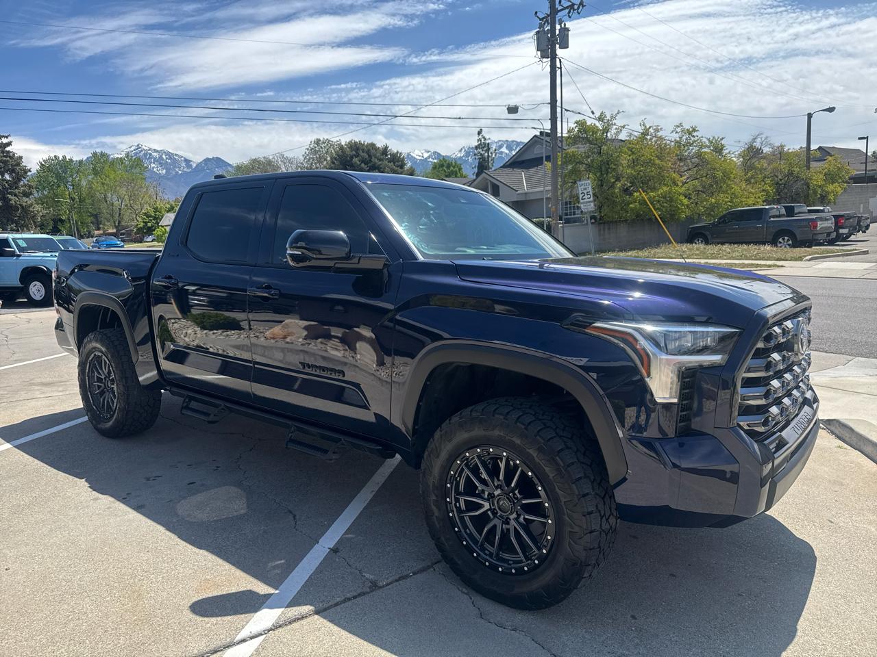 Toyota Tundra Limited CrewMax 4WD 2025