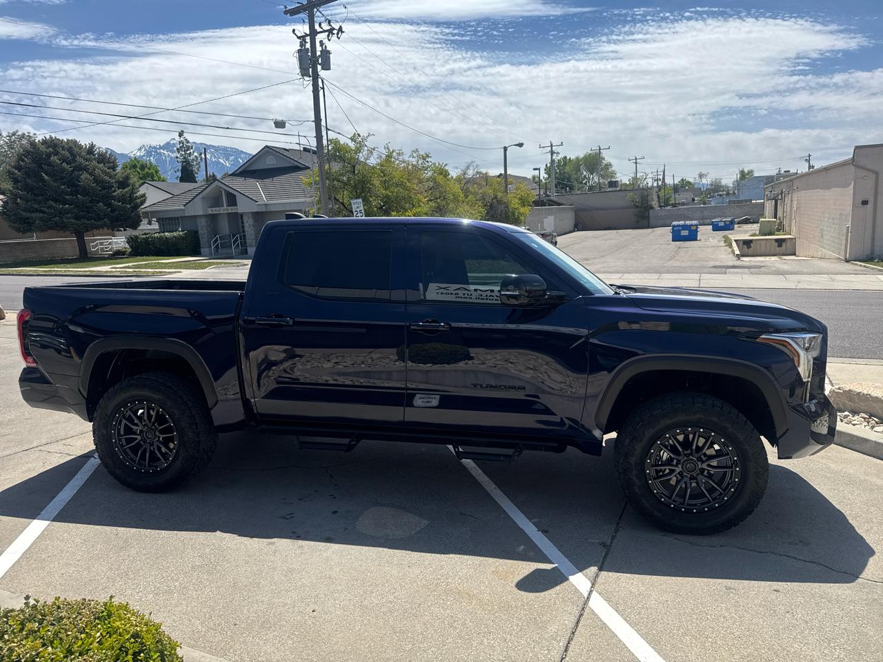 Toyota Tundra Limited CrewMax 4WD 2025