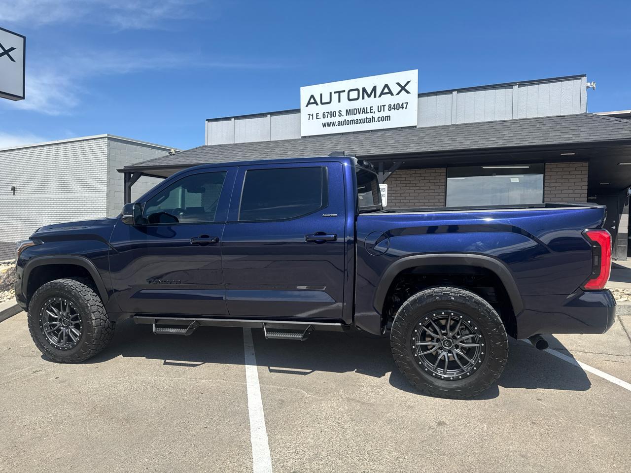 Toyota Tundra Limited CrewMax 4WD 2025