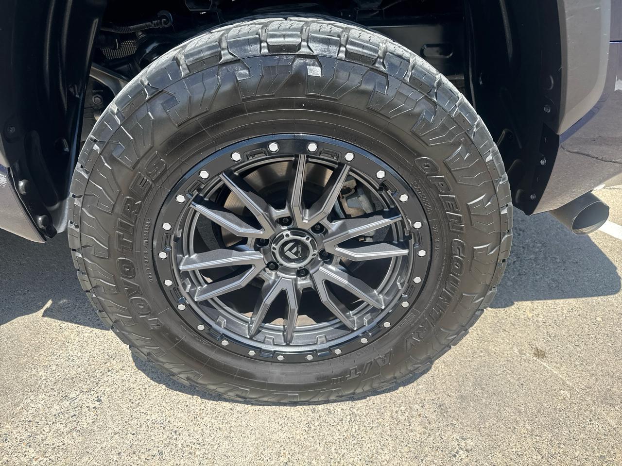 Toyota Tundra Limited CrewMax 4WD 2025