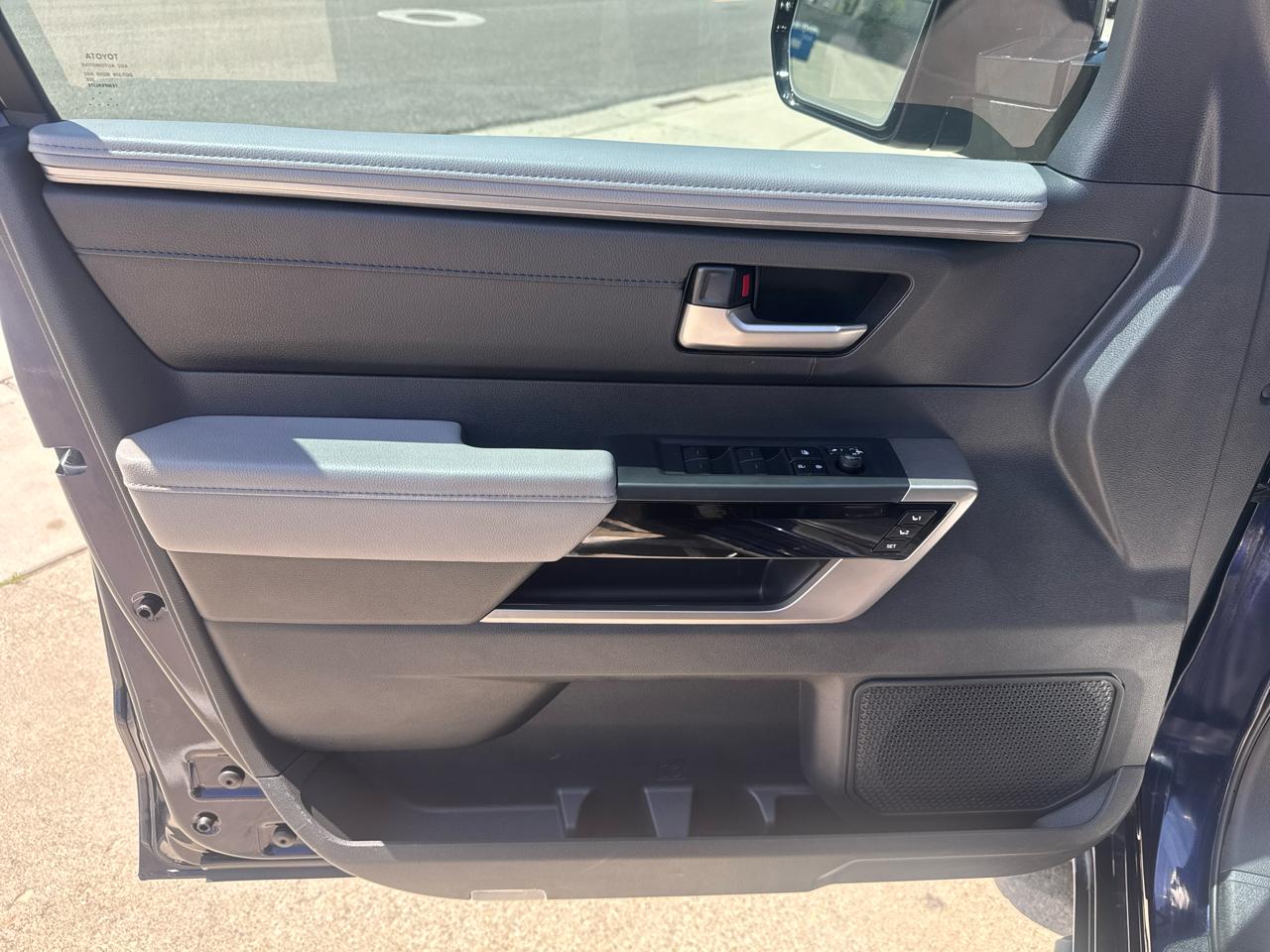 Toyota Tundra Limited CrewMax 4WD 2025
