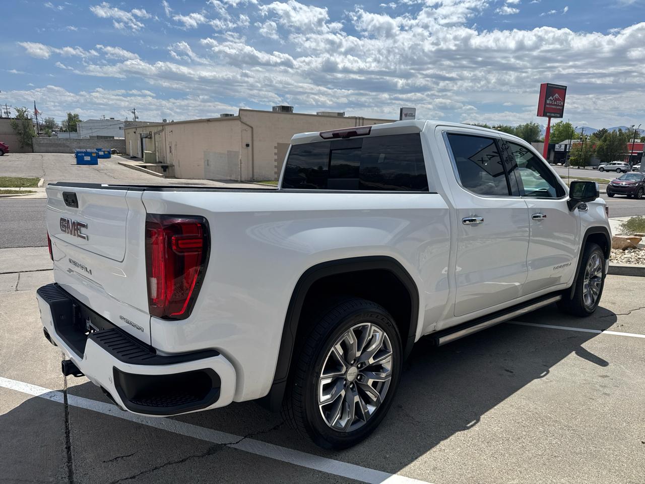 GMC Sierra 1500 Denali Crew Cab Short Box 4WD 2023