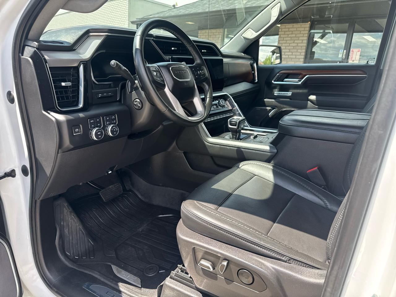 GMC Sierra 1500 Denali Crew Cab Short Box 4WD 2023
