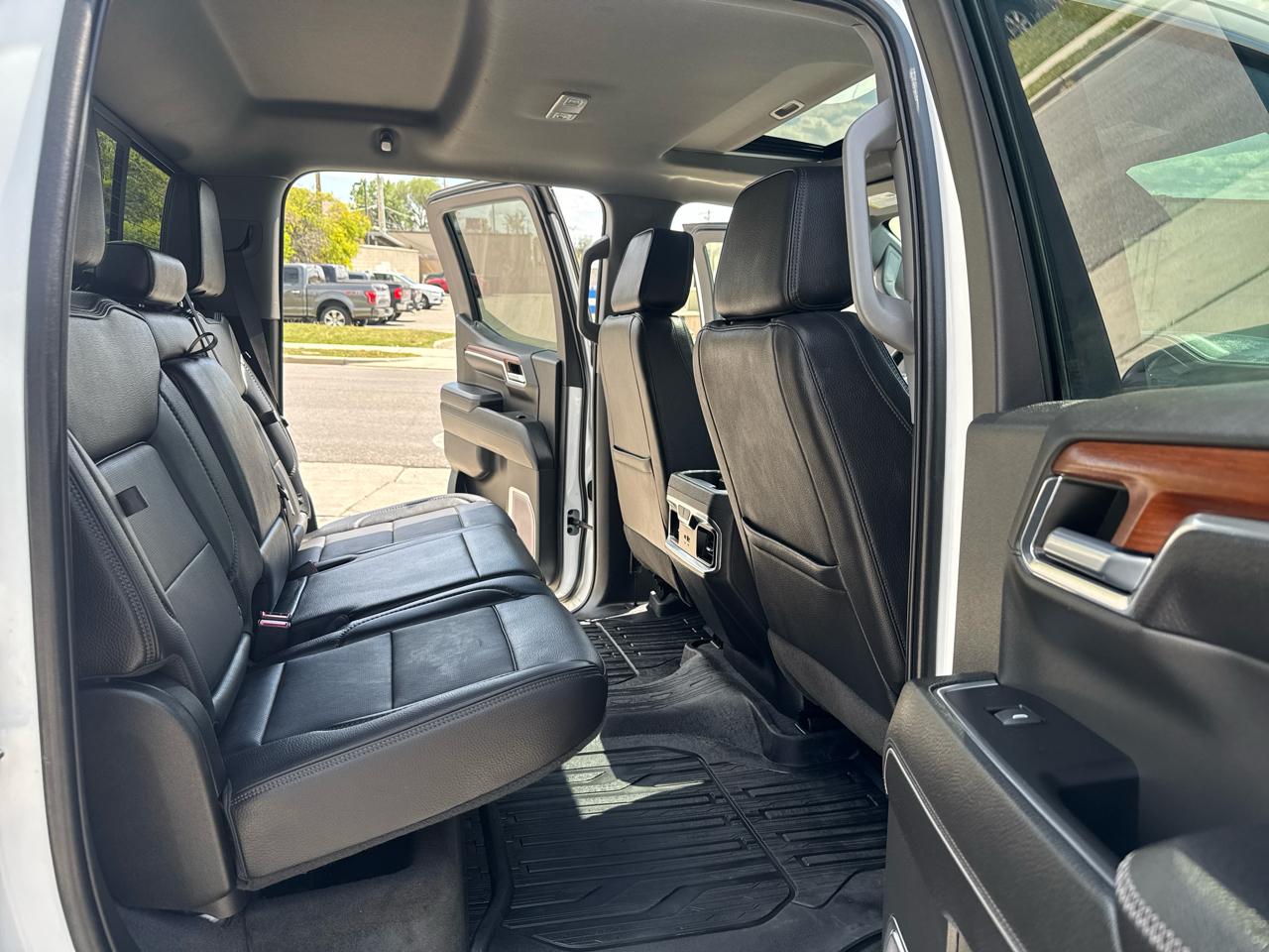 GMC Sierra 1500 Denali Crew Cab Short Box 4WD 2023