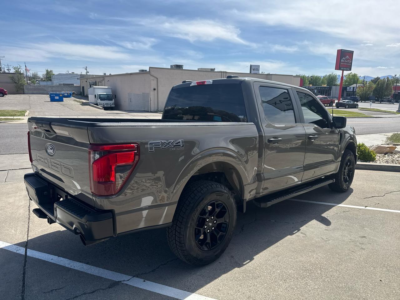 Ford F-150 STX SuperCrew 4WD 2025