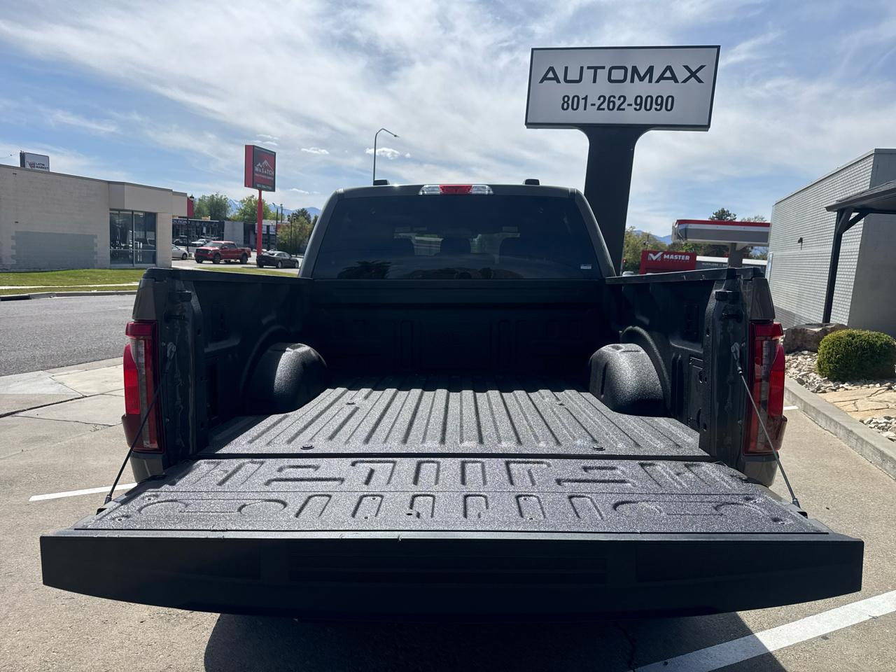 Ford F-150 STX SuperCrew 4WD 2025