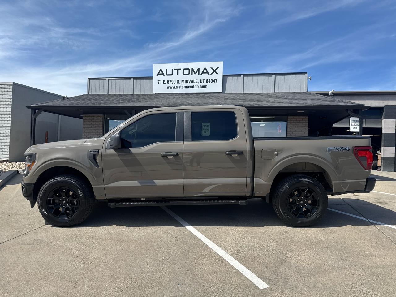 Ford F-150 STX SuperCrew 4WD 2025