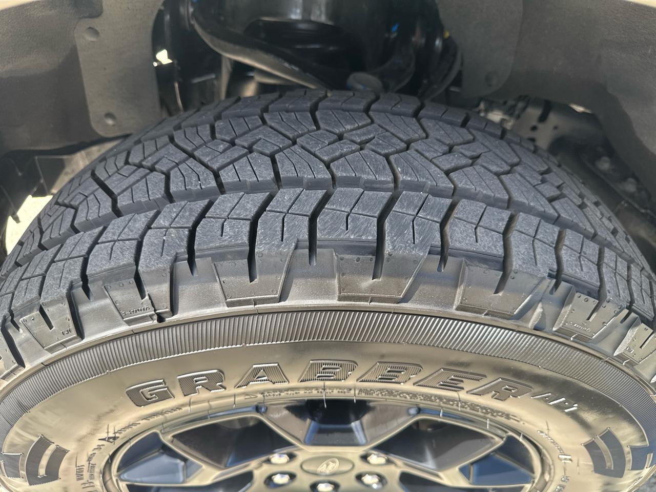 Ford F-150 STX SuperCrew 4WD 2025