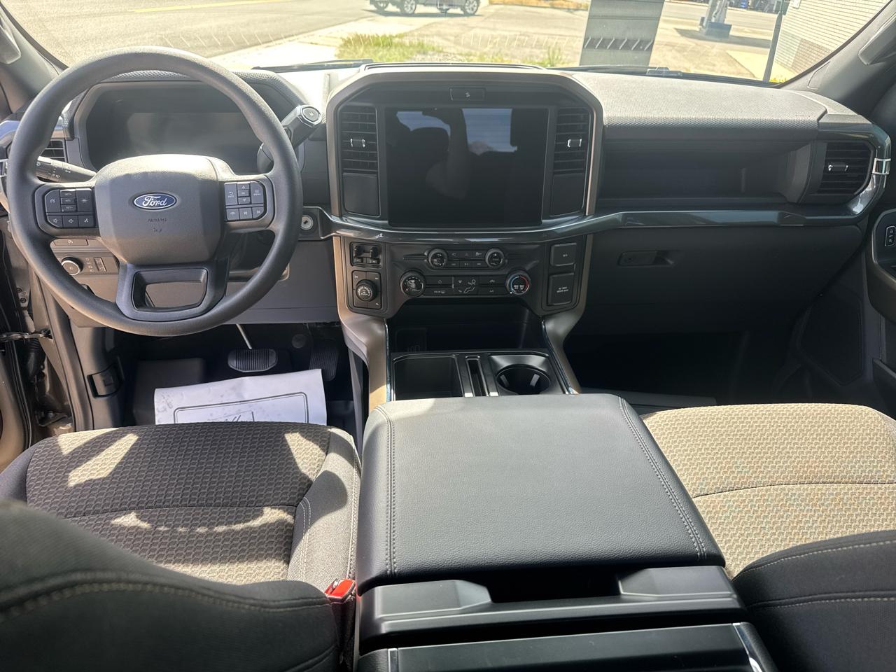 Ford F-150 STX SuperCrew 4WD 2025