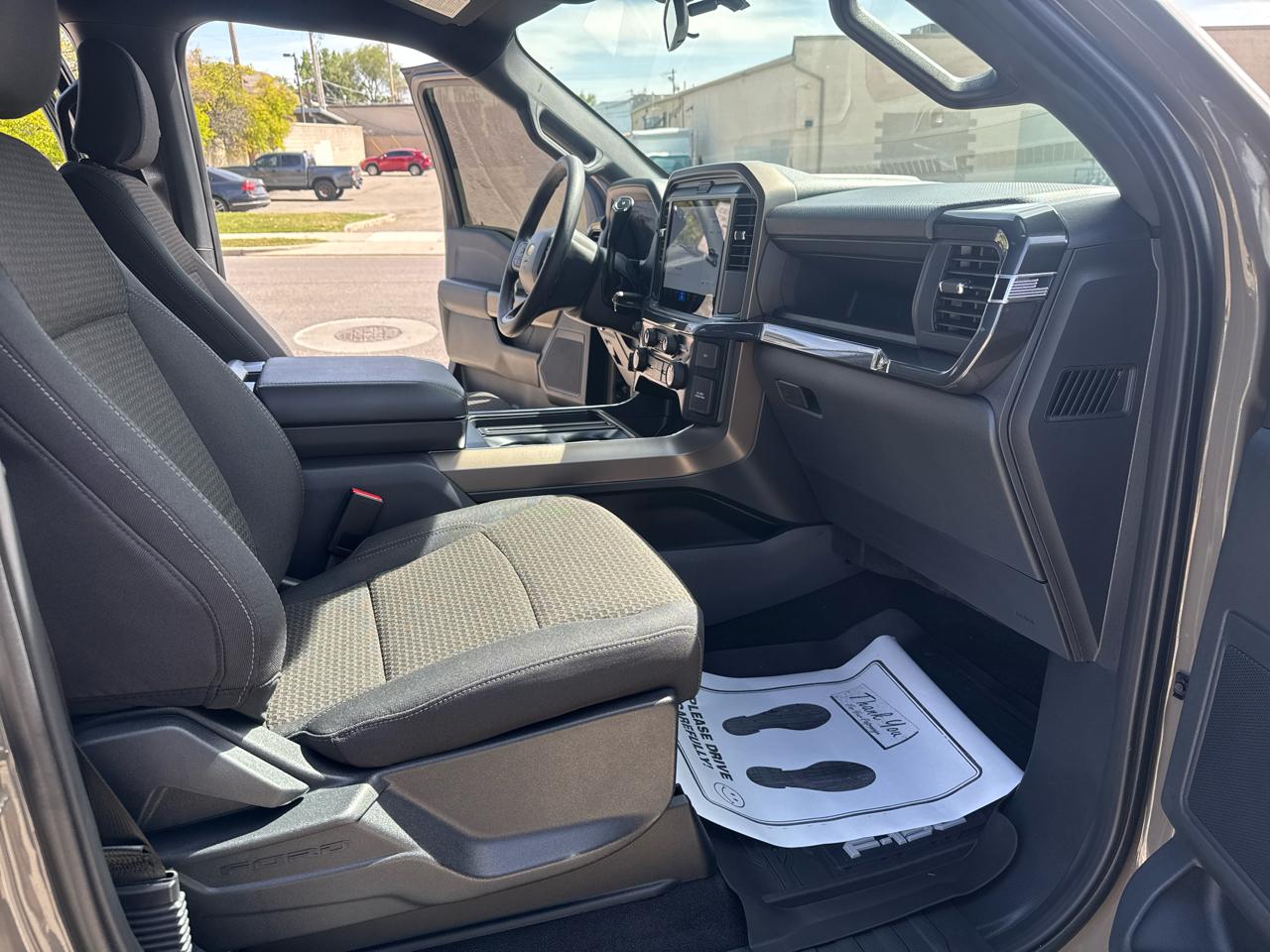 Ford F-150 STX SuperCrew 4WD 2025