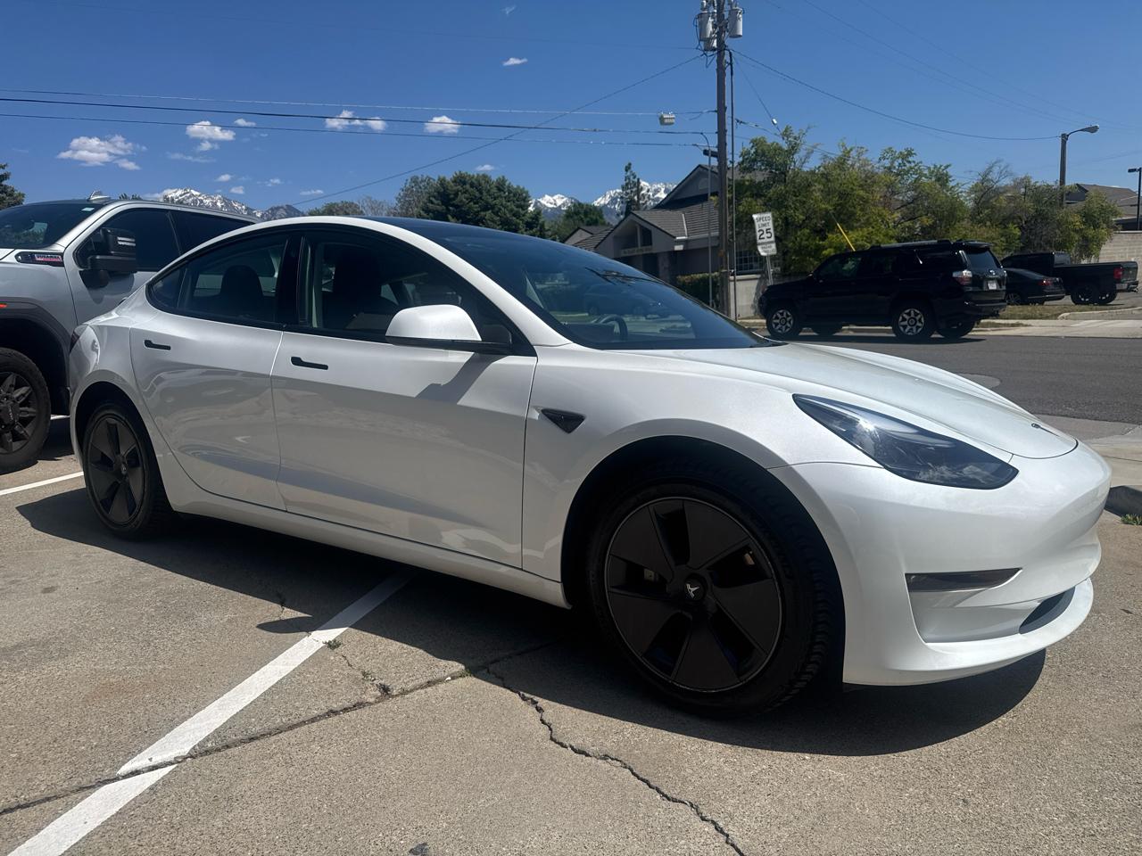 Tesla Model 3  2023