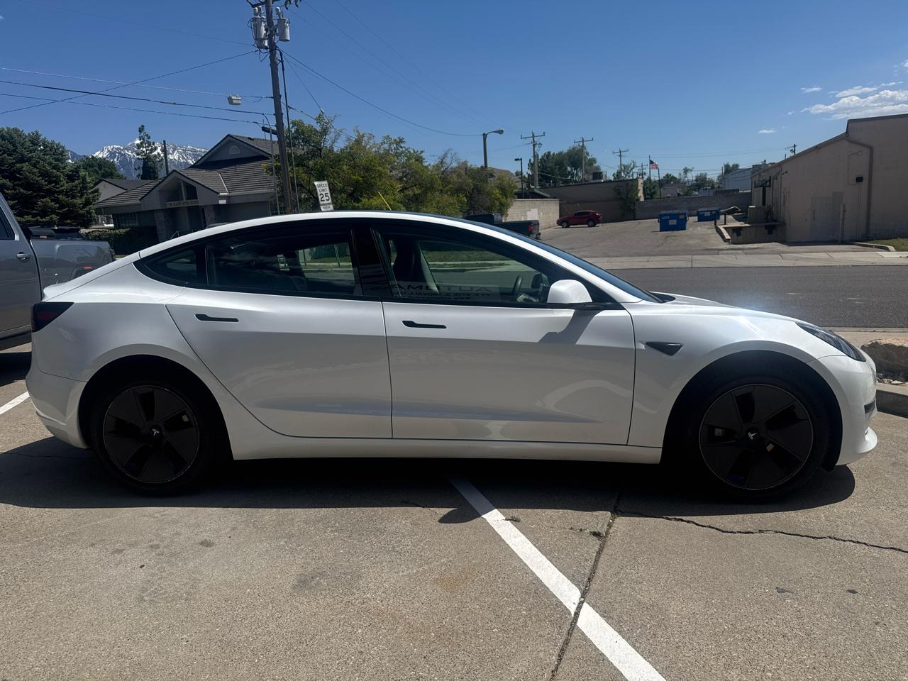 Tesla Model 3  2023