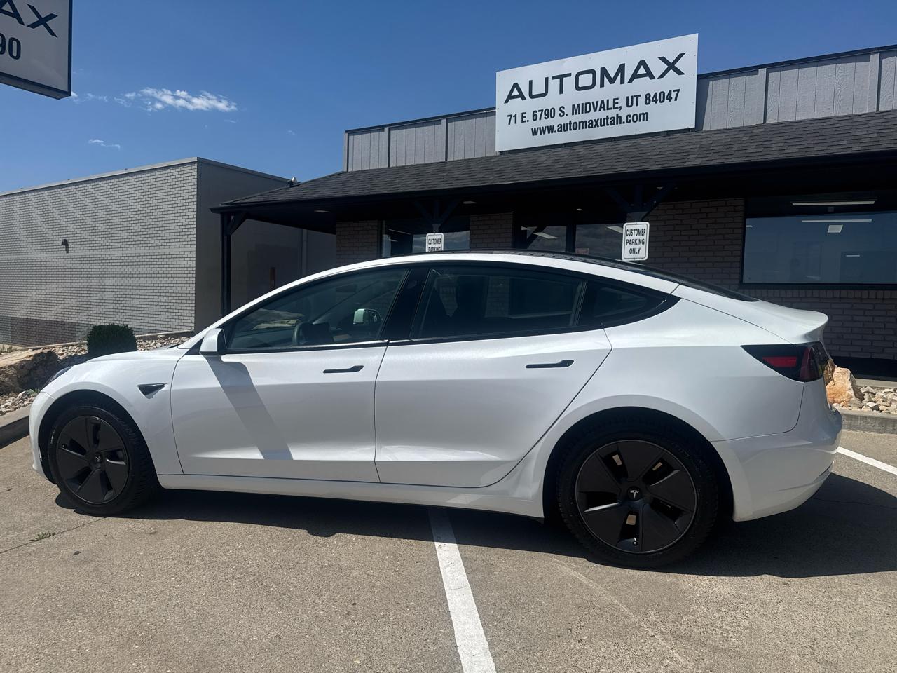 Tesla Model 3  2023