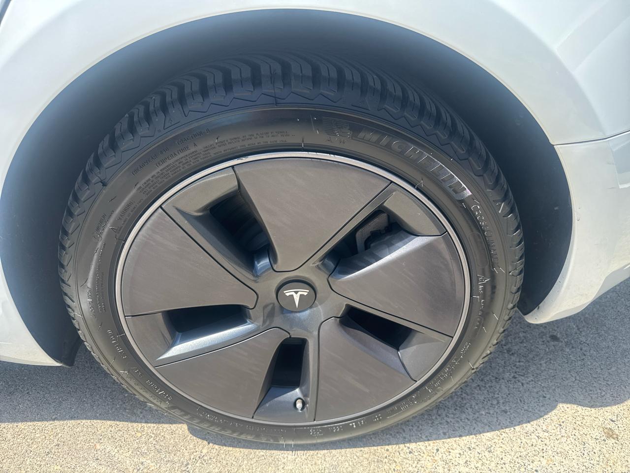 Tesla Model 3  2023