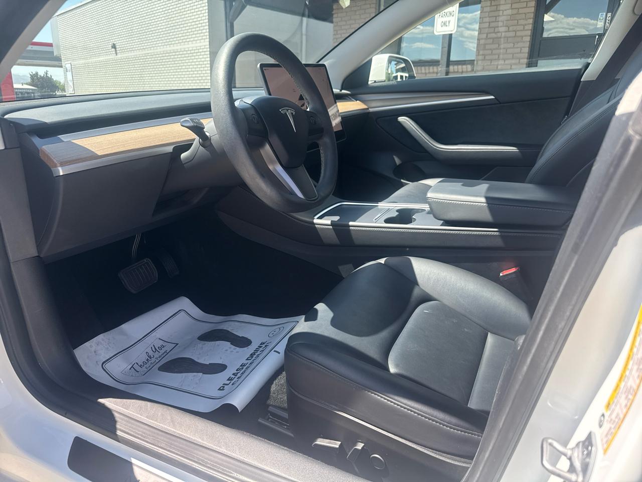 Tesla Model 3  2023