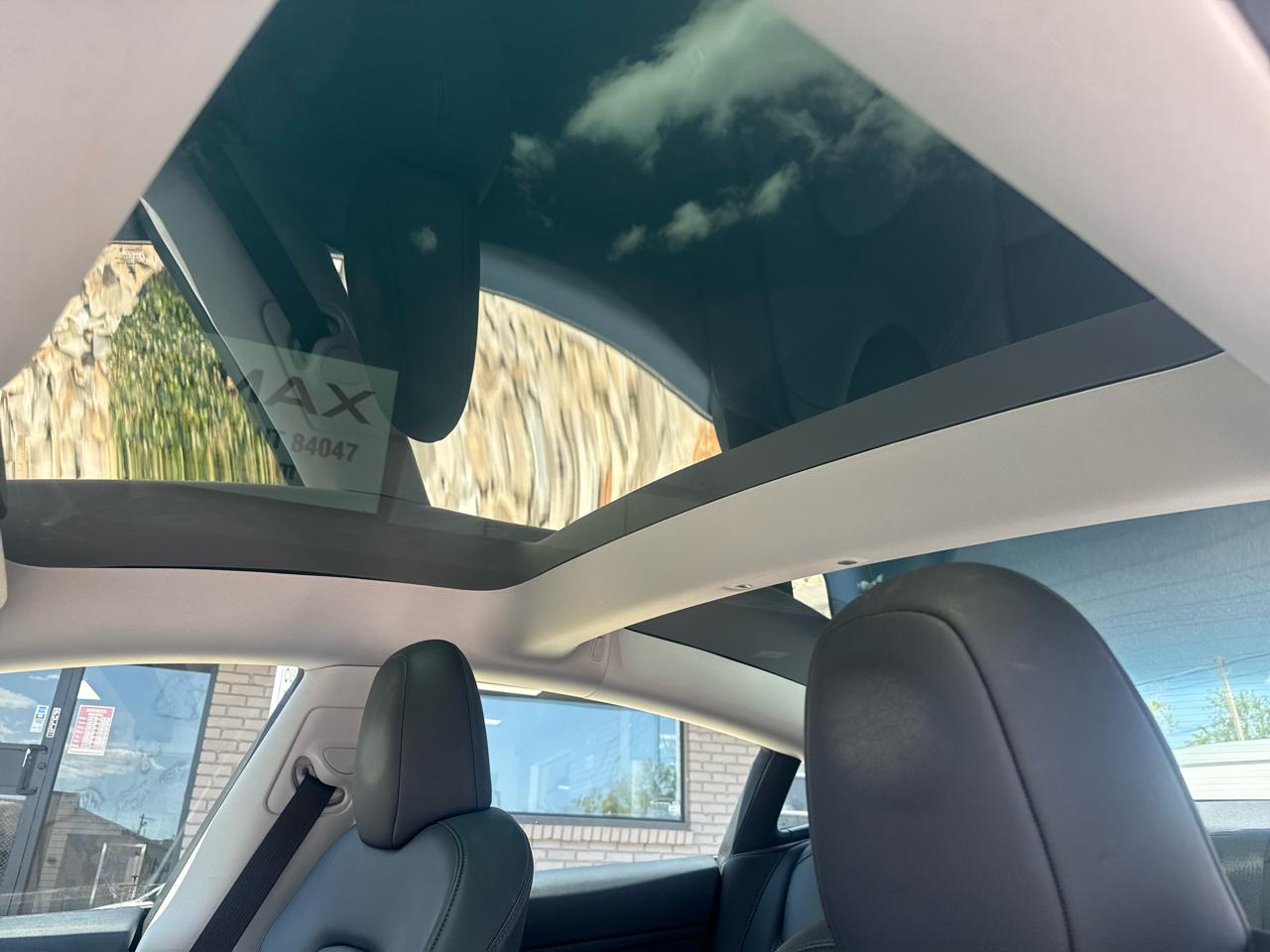 Tesla Model 3  2023