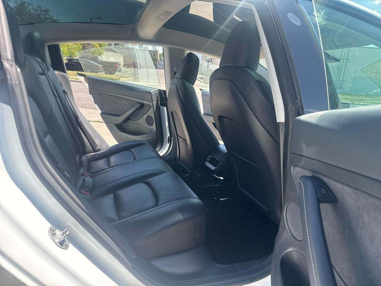 Tesla Model 3  2023
