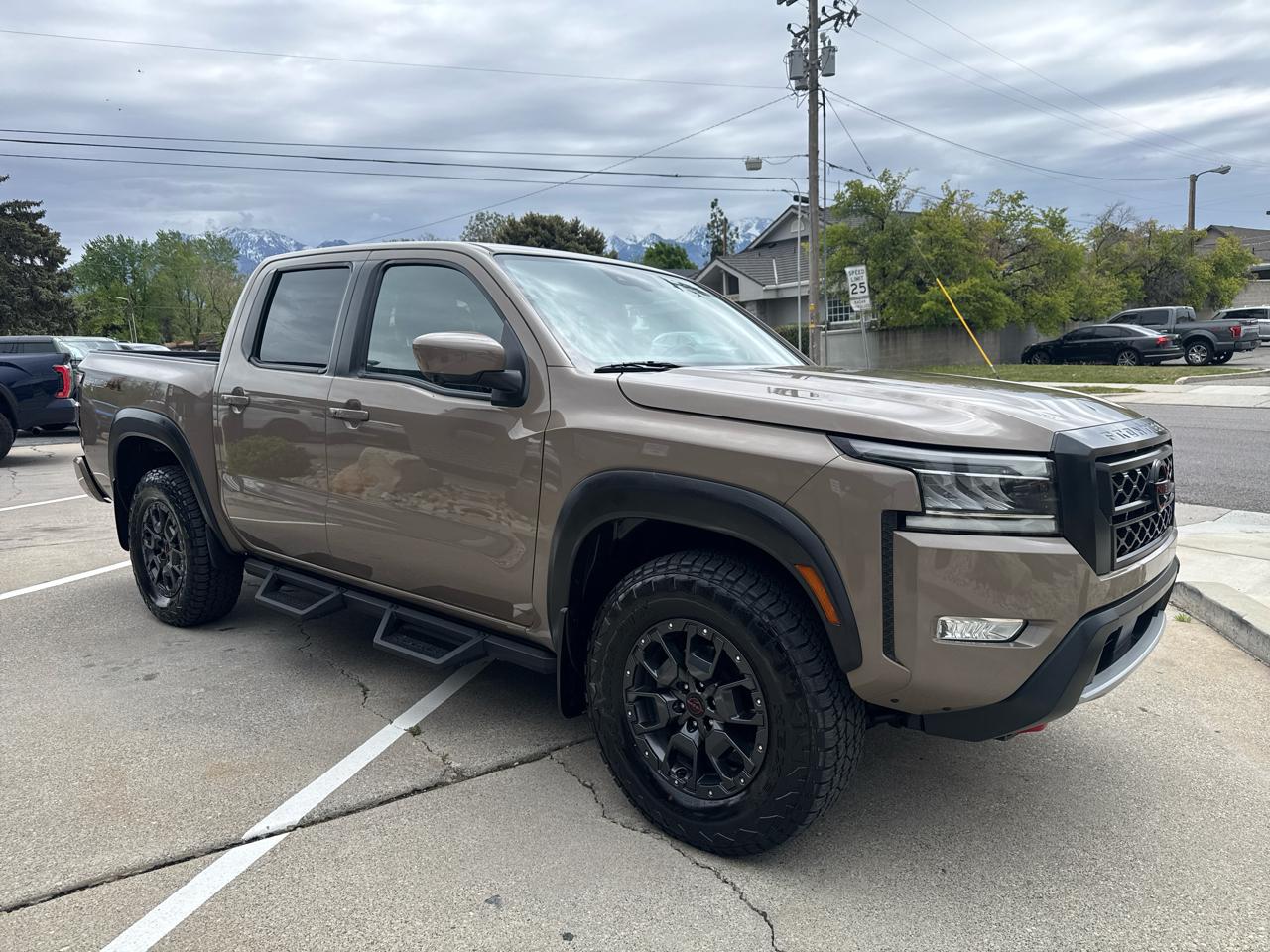 Nissan Frontier PRO-4X Crew Cab 4WD 2023