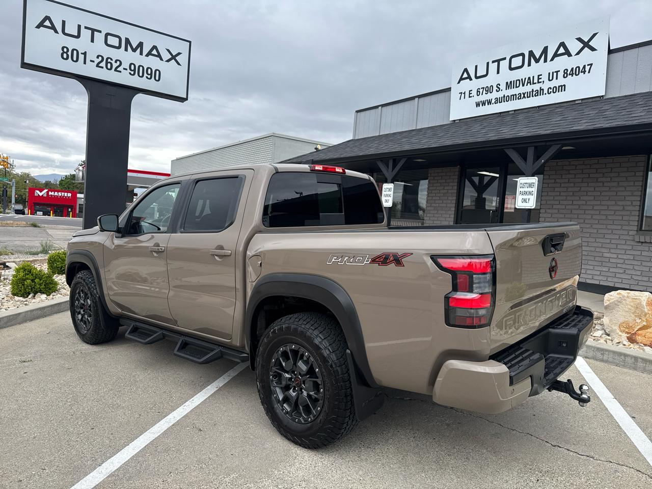 Nissan Frontier PRO-4X Crew Cab 4WD 2023