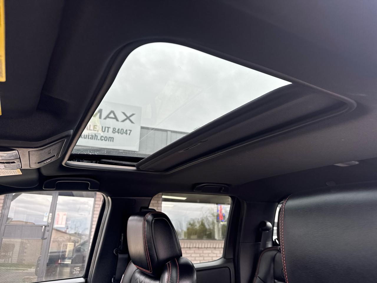 Nissan Frontier PRO-4X Crew Cab 4WD 2023