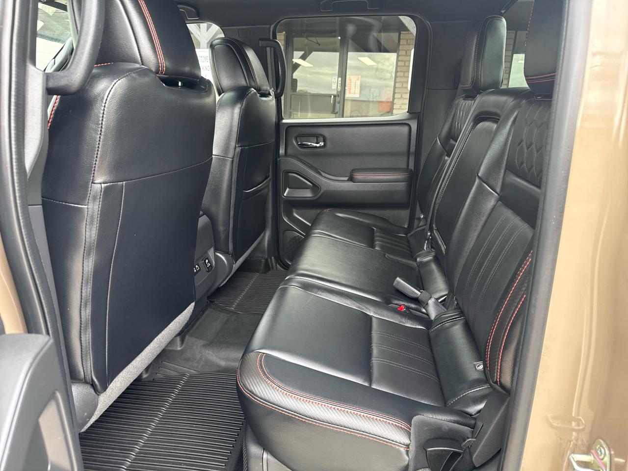 Nissan Frontier PRO-4X Crew Cab 4WD 2023