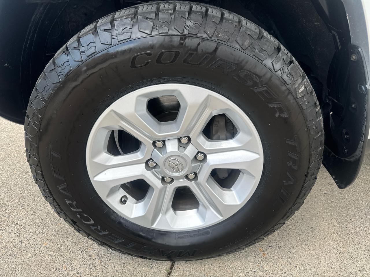 Toyota 4Runner SR5 4WD 2017