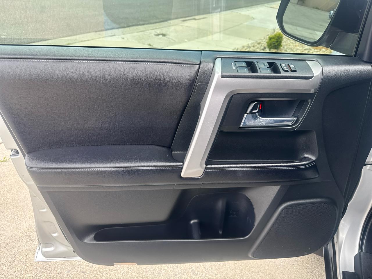 Toyota 4Runner SR5 4WD 2017