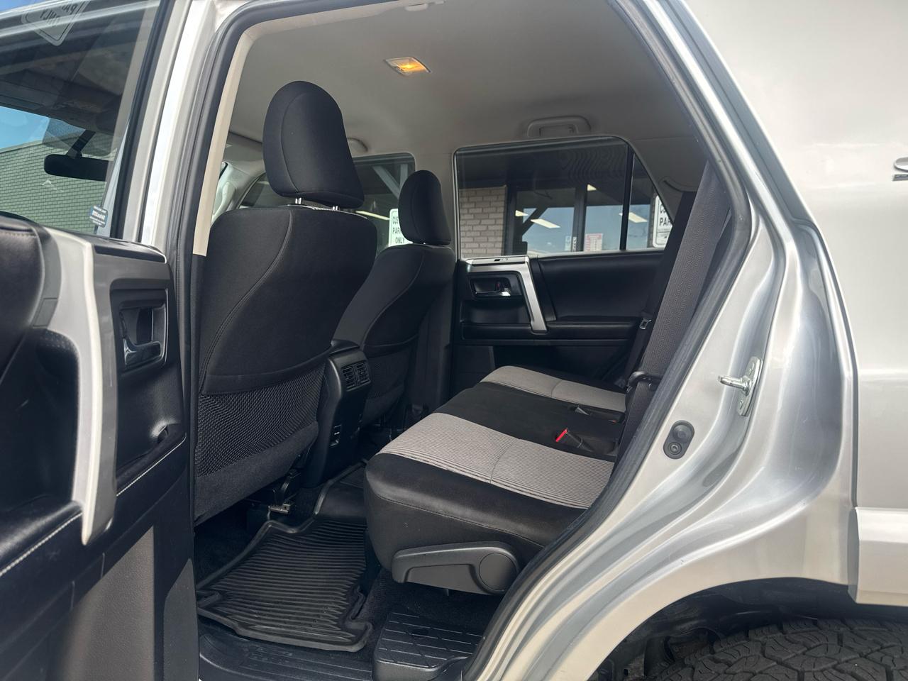 Toyota 4Runner SR5 4WD 2017