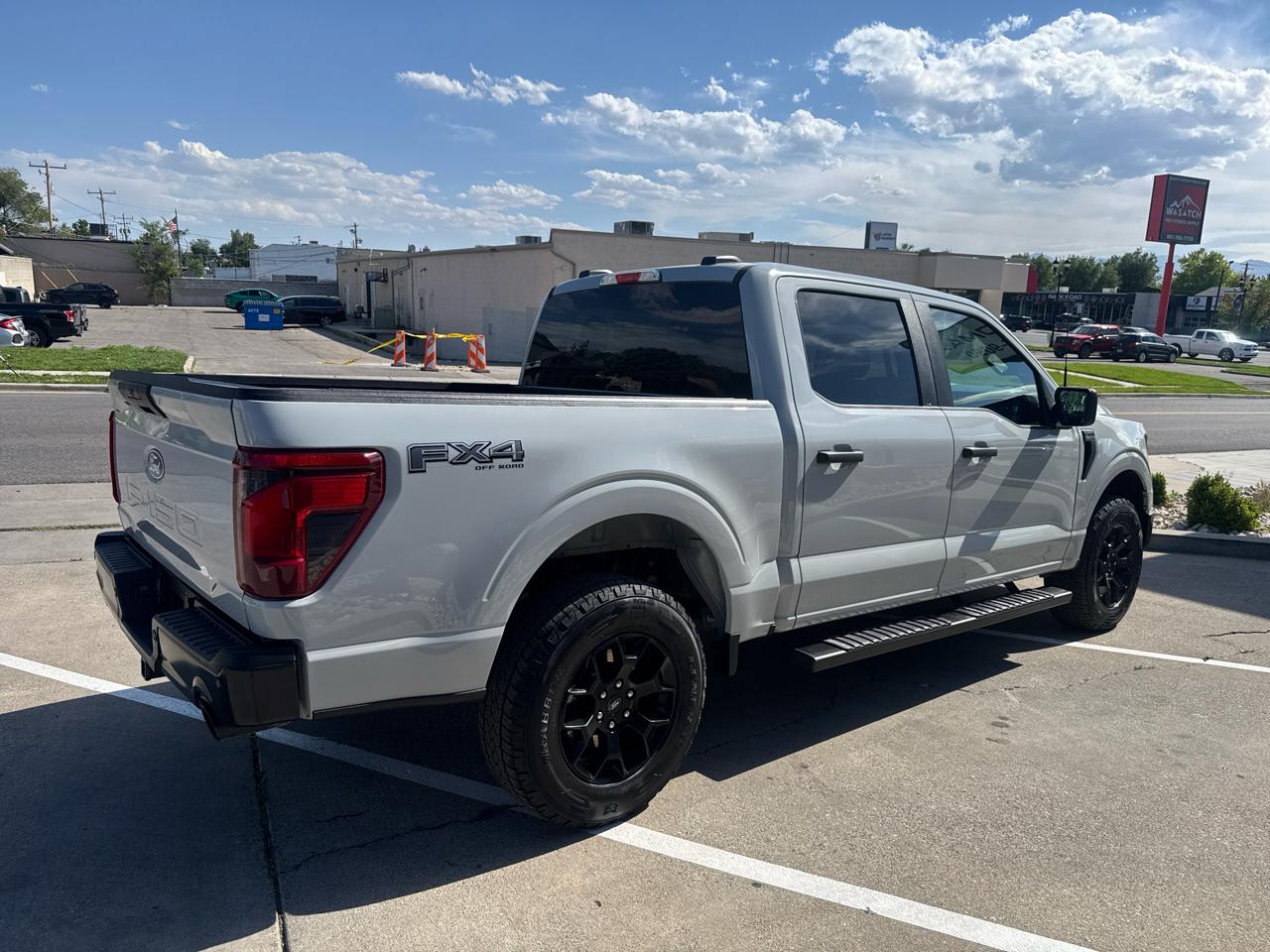 Ford F-150 STX SuperCrew 4WD 2024