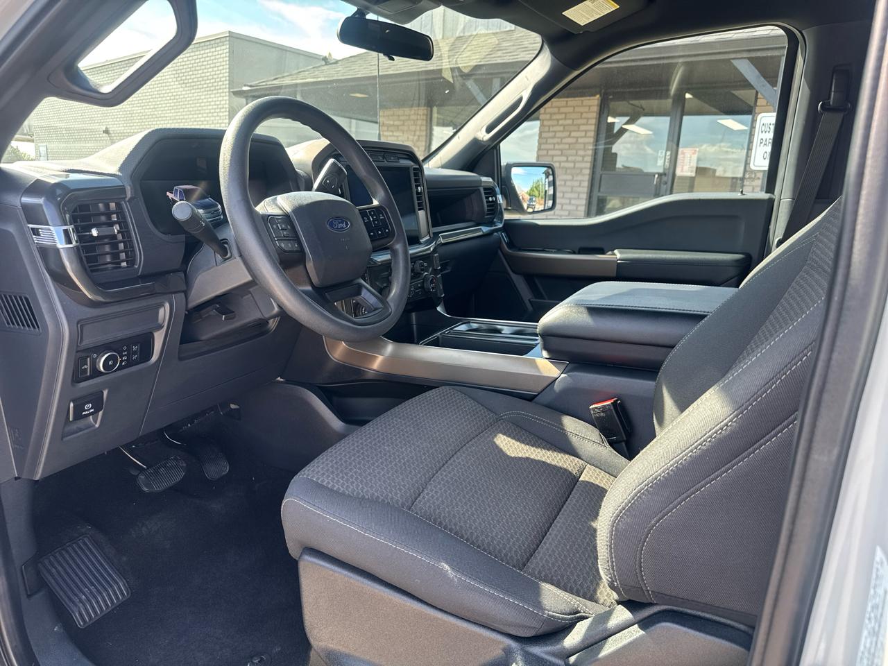 Ford F-150 STX SuperCrew 4WD 2024