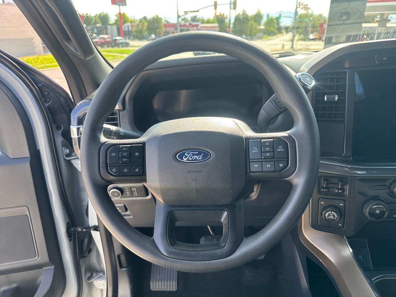 Ford F-150 STX SuperCrew 4WD 2024