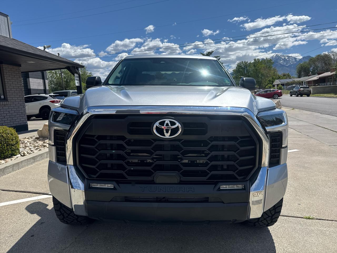 Toyota Tundra SR5 CrewMax 4WD 2023