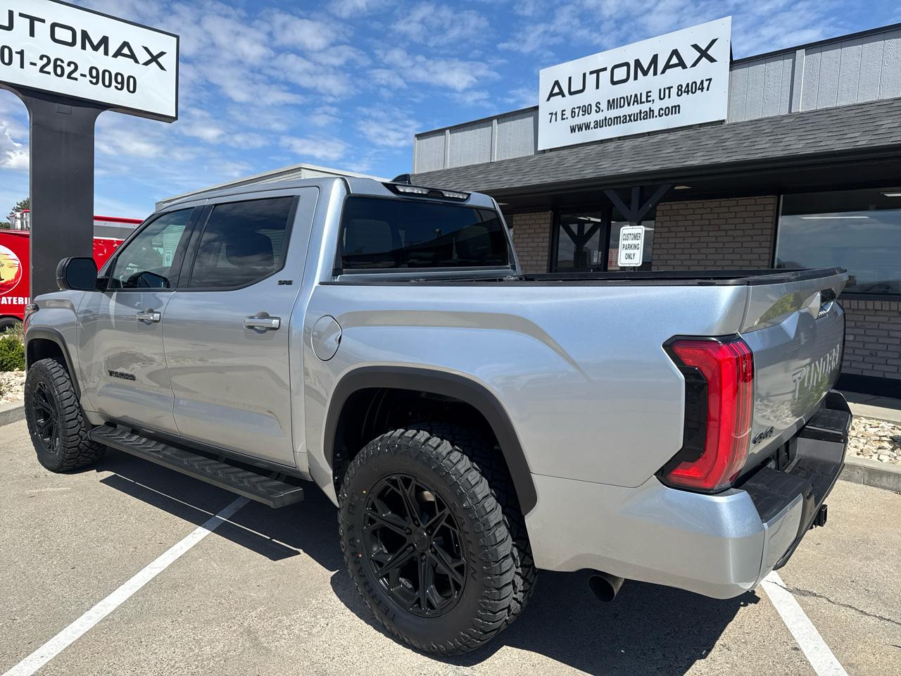 Toyota Tundra SR5 CrewMax 4WD 2023