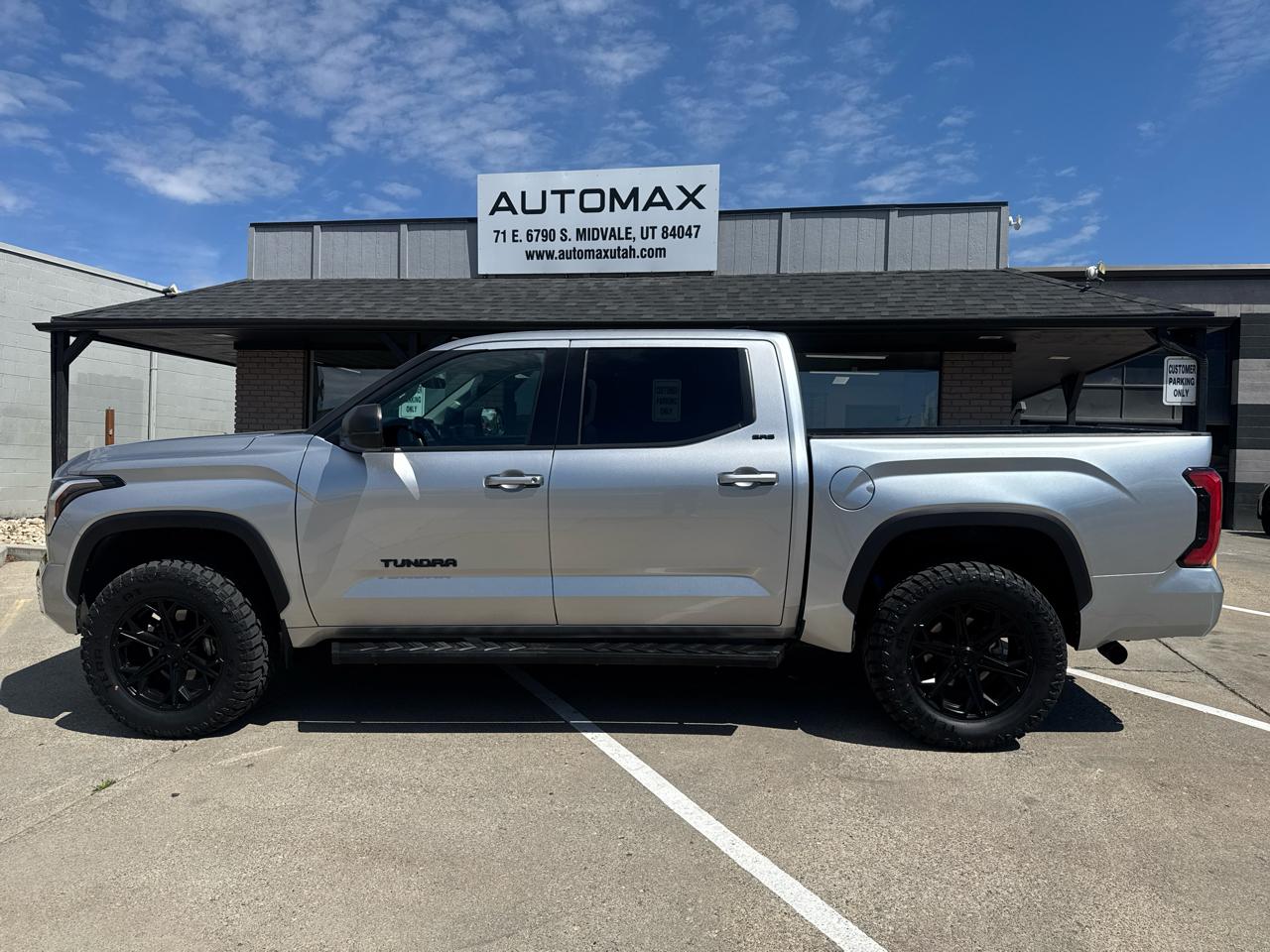 Toyota Tundra SR5 CrewMax 4WD 2023