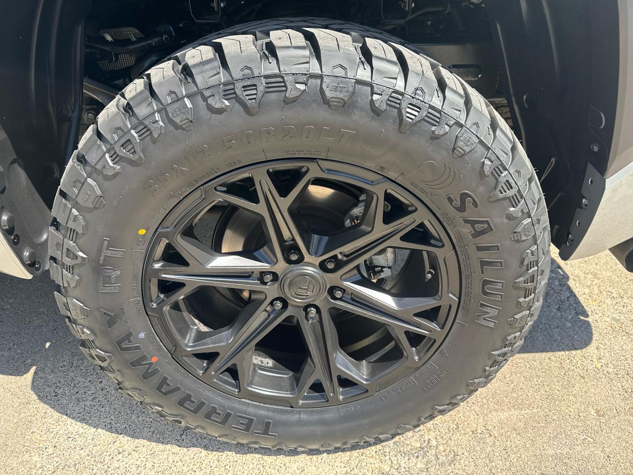 Toyota Tundra SR5 CrewMax 4WD 2023