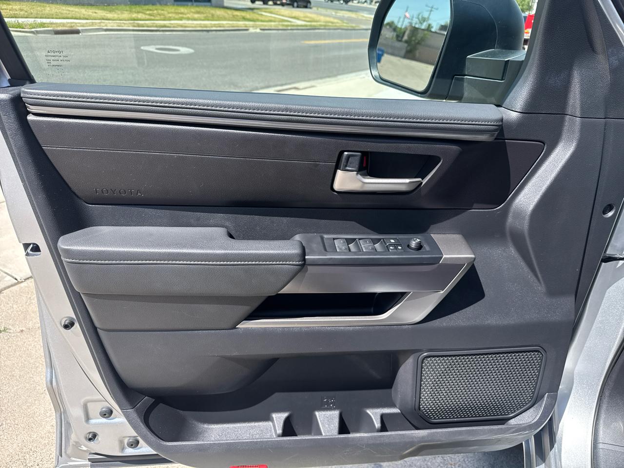 Toyota Tundra SR5 CrewMax 4WD 2023