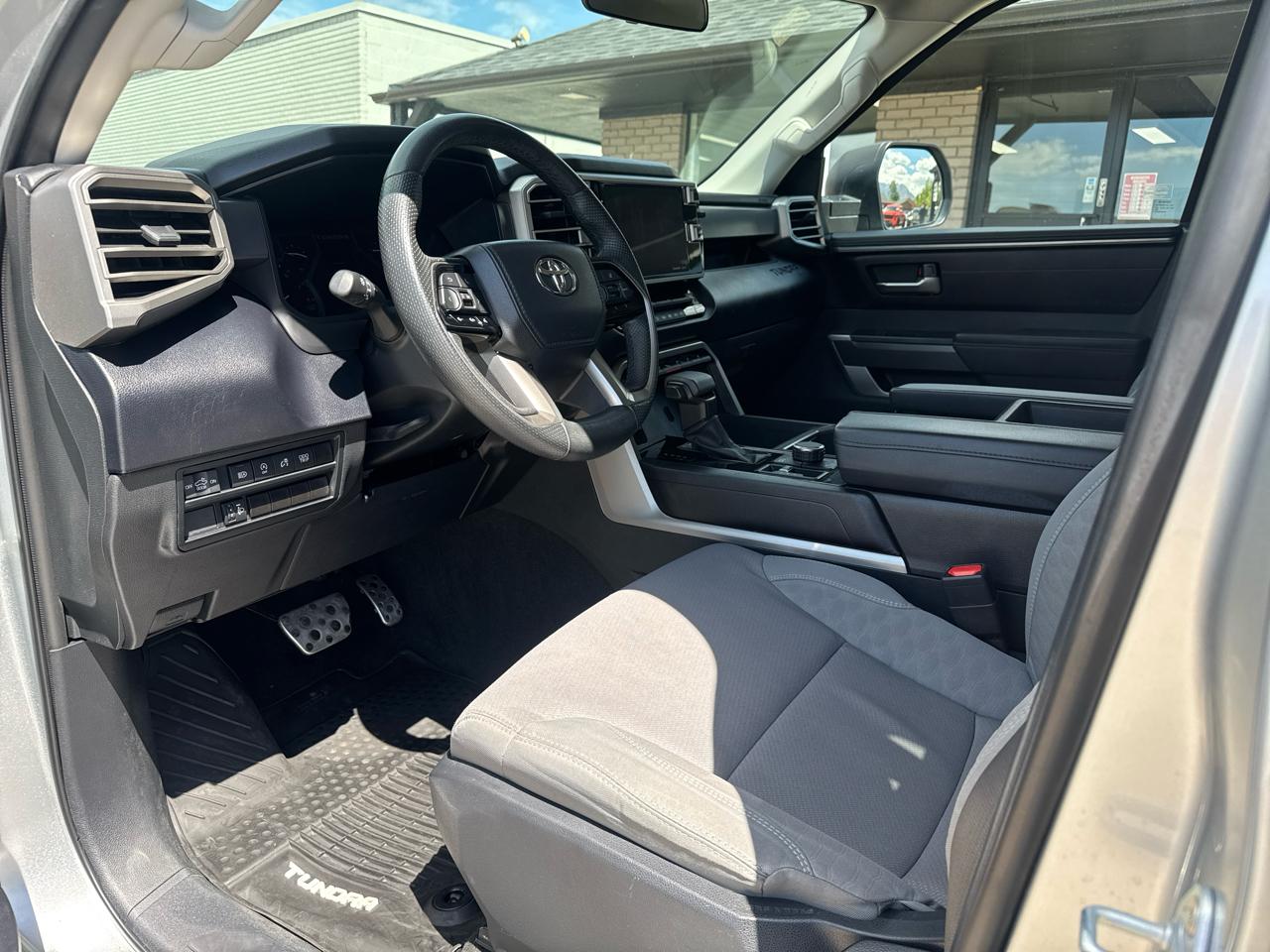 Toyota Tundra SR5 CrewMax 4WD 2023