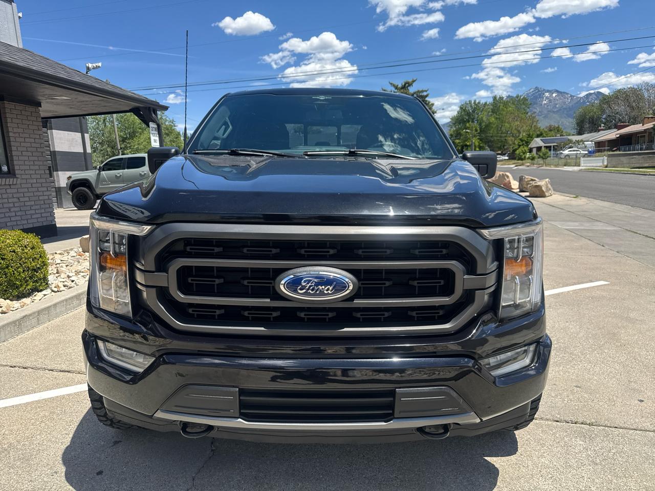 Ford F-150 XLT SuperCrew 5.5-ft. Bed 4WD 2023