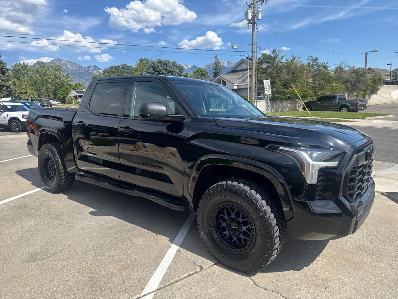 Toyota Tundra SR5 CrewMax 4WD 2023